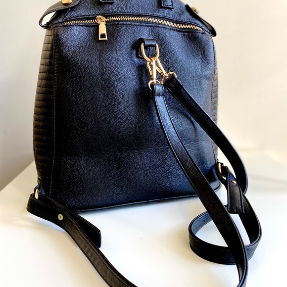 MOSCHINO REPLI BACKPACK JACKET MODEL - Picture 5 of 5